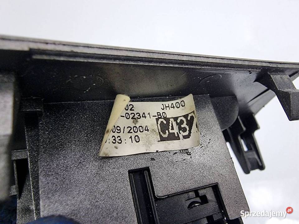 PRZYCISK TOYOTA COROLLA E12 8480102341 Lipno