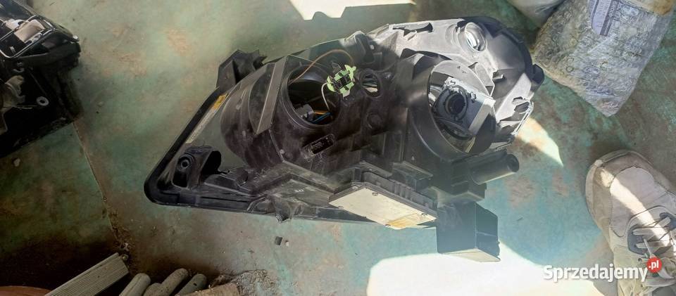 Uszkodzona lampa przednia nissan Qashqai j10 małopolskie Jaksice
