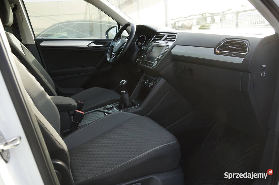 Volkswagen Tiguan 20 Benzyna 180 4x4 Klima światła do jazdy dziennej małopolskie Nowy Sącz