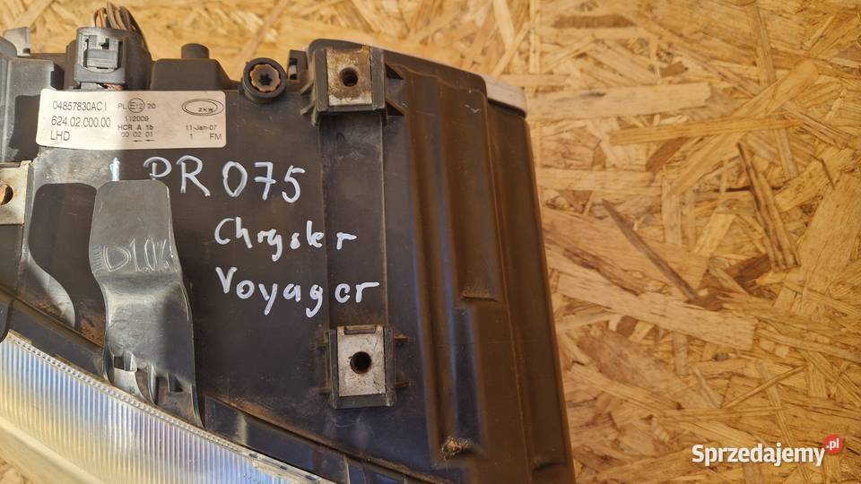 CHRYSLER VOYAGER LAMPA PRZÓD PRZEDNIA PRAWA Słowikowo