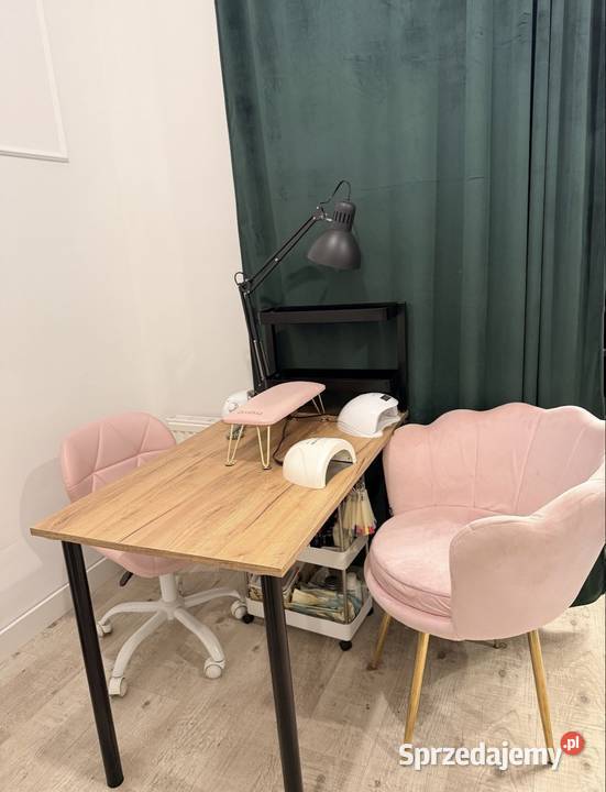 Wynajmę stanowisko do manicure Poznań sprzedam