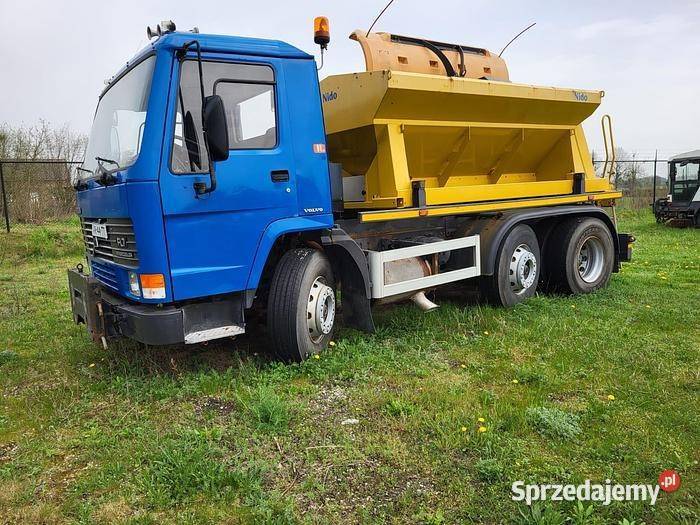 AUTO Z POSYPYWARKĄ nie Motylewo