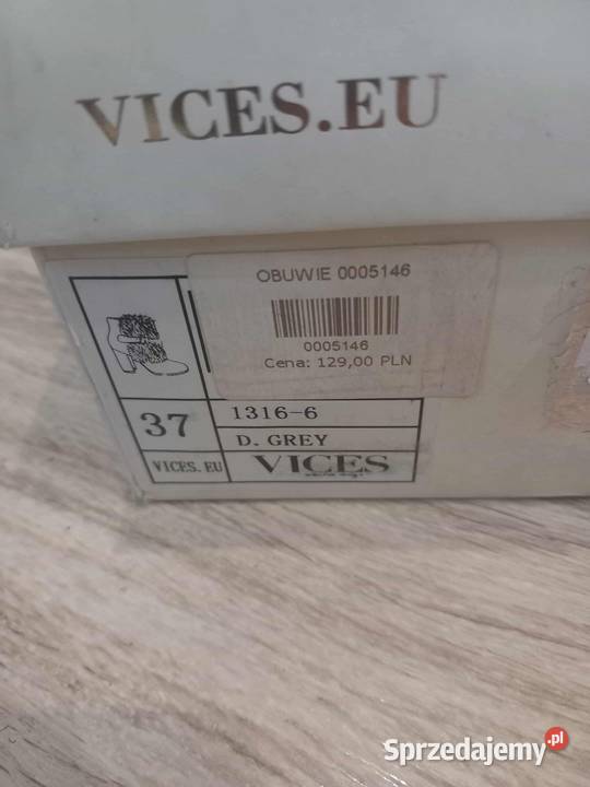 Buty ocieplane z kozuszkiem nowe 37 śląskie