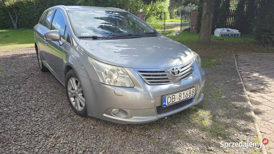 Toyota Avensis z polskiego salonu prywatnego