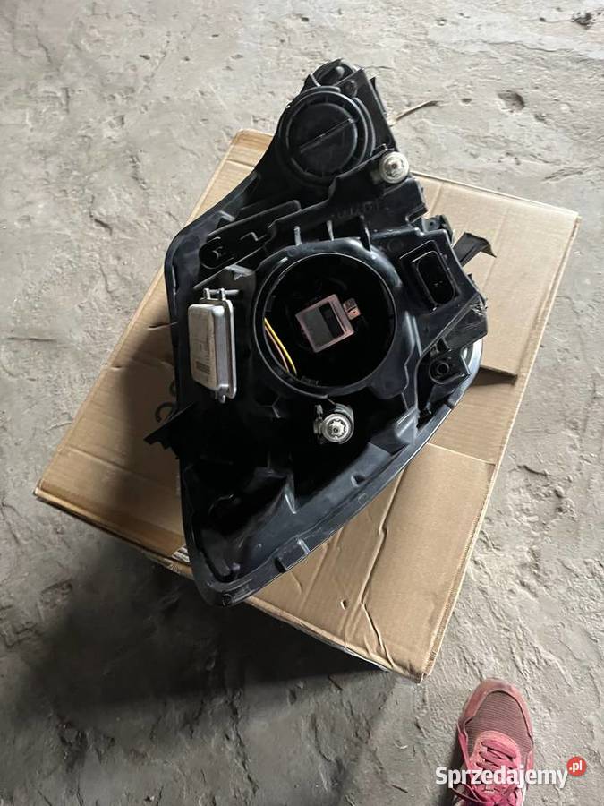 Sprzedam lampę przód mercedes sprinter Miechów