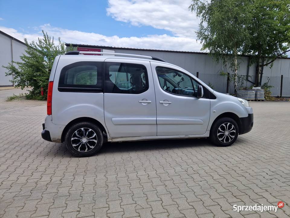 Peugeot Partner mały przebieg bezwypadkowy Rok produkcji 2011 Wrocław sprzedam