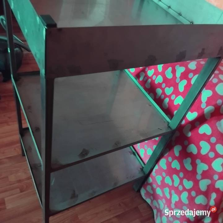 Regał że stali nierdzewnej