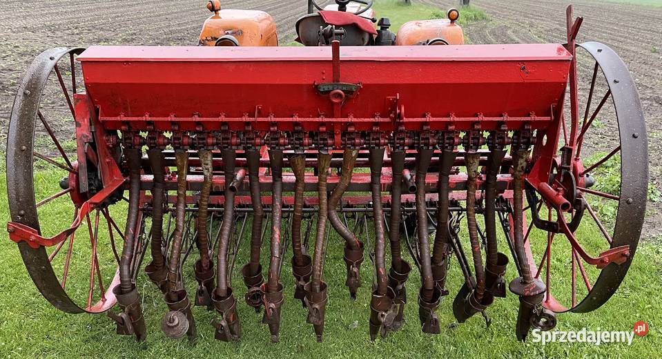 Siewnik do zboża drelka 17 lejków nieuszkodzony Sadzenie/siewniki śląskie Suszec