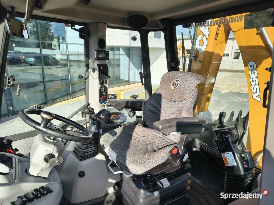 KOPARKOŁADOWARKA CASE 695SV 2023R JCB 4CX Krotoszyn