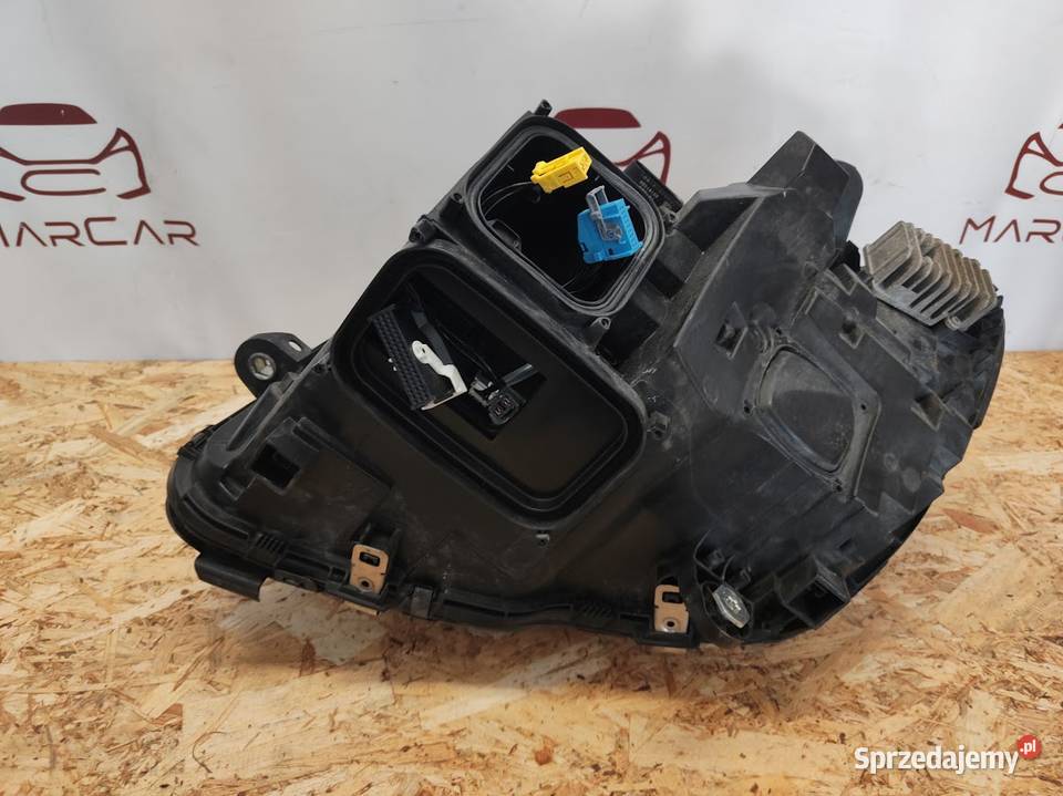 Lampa Prawy Przód Mercedes CKlasa W205 Full Led osobowe