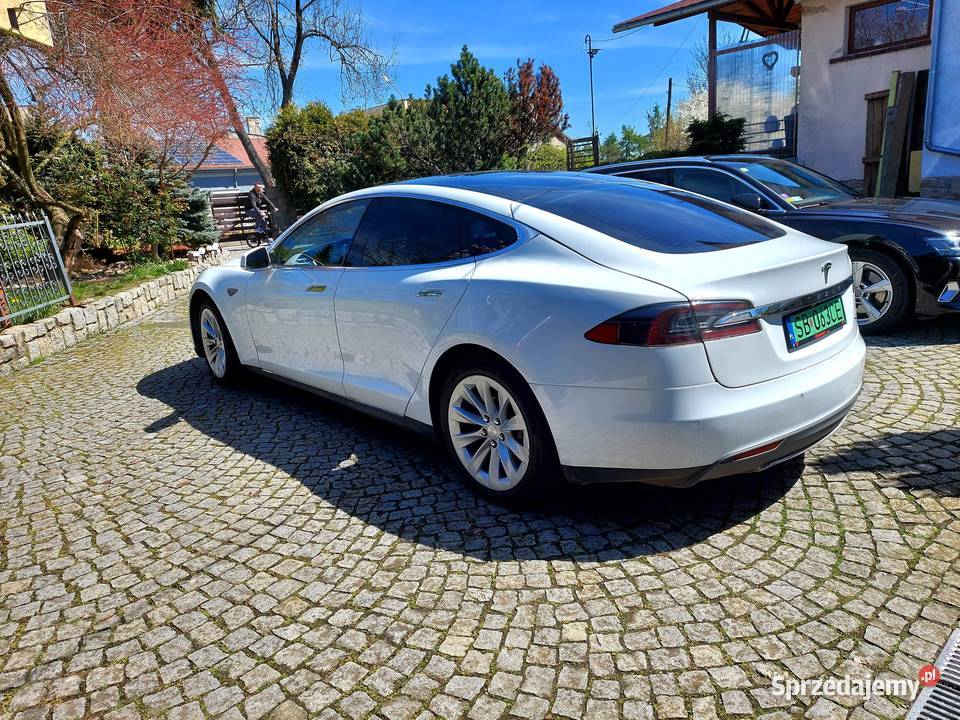 Tesla Model S S75 LTE CCS aplikacja garażowana Księginice