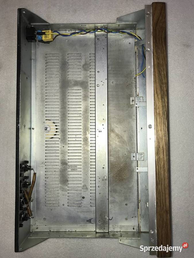 Duża obudowa wentylowana audio Gruba stał dąb