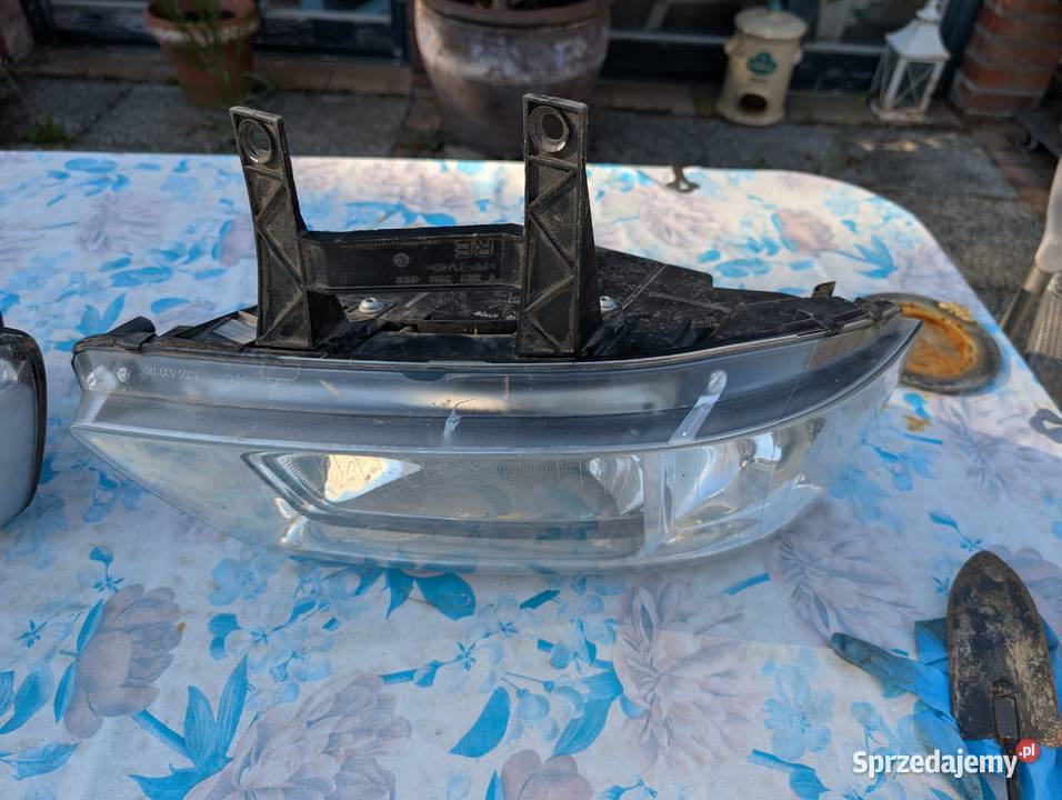 Lampa przód prawa Volkswagen T5 Świątki