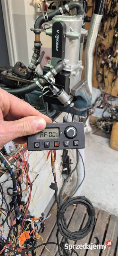 Ogrzewanie Eberspacher Hydronic MII D12W 24V Komorze