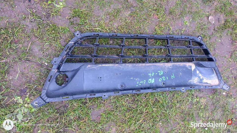 Środkowa atrapa zderzaka Hyundai i20 2013 r Lubin