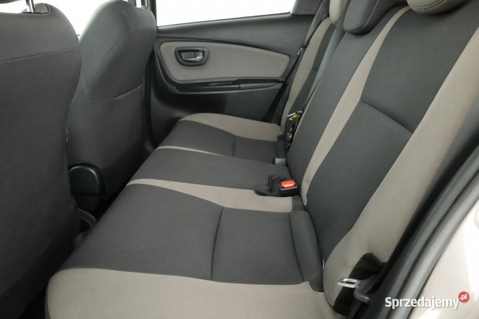 Toyota Yaris Hybrid Samochody osobowe Piaseczno sprzedam