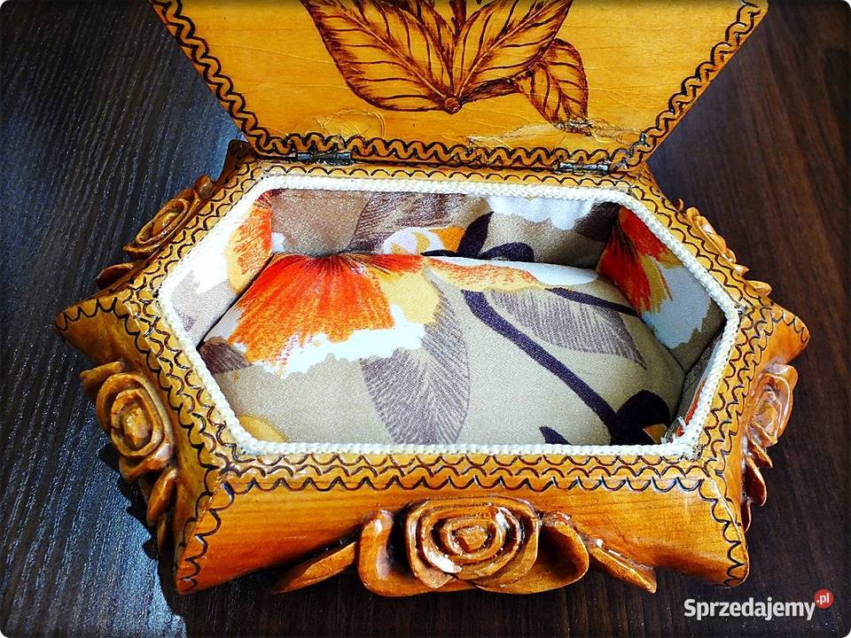 Szkatułka rzeźbiona RÓŻA pudełko Płaskorzeźba lubuskie Żary sprzedam