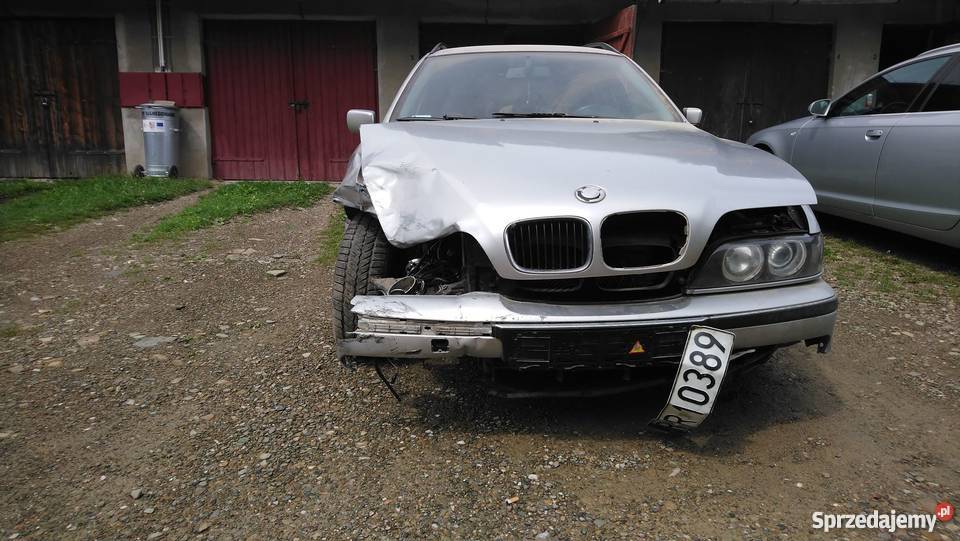 Sprzedam uszkodzoną bmw e39 kombi podkarpackie Milcza