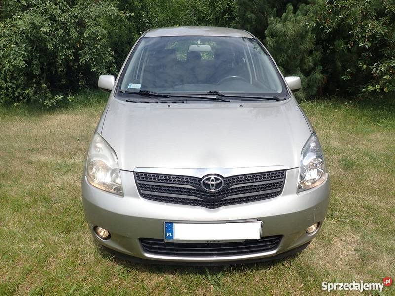 Sprzedam niezawodną Toyotę Corollę Verso garażowany sprzedam