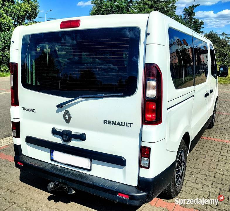 Tanio Renault Trafic 9 miejsc 2018r mały Ćmielów