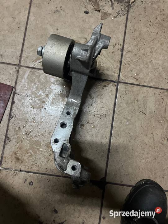 Łapa mocowanie silnika Renault Scenic III 16 Dci osobowe Zawieszenie silnika lubelskie Radzyń Podlaski