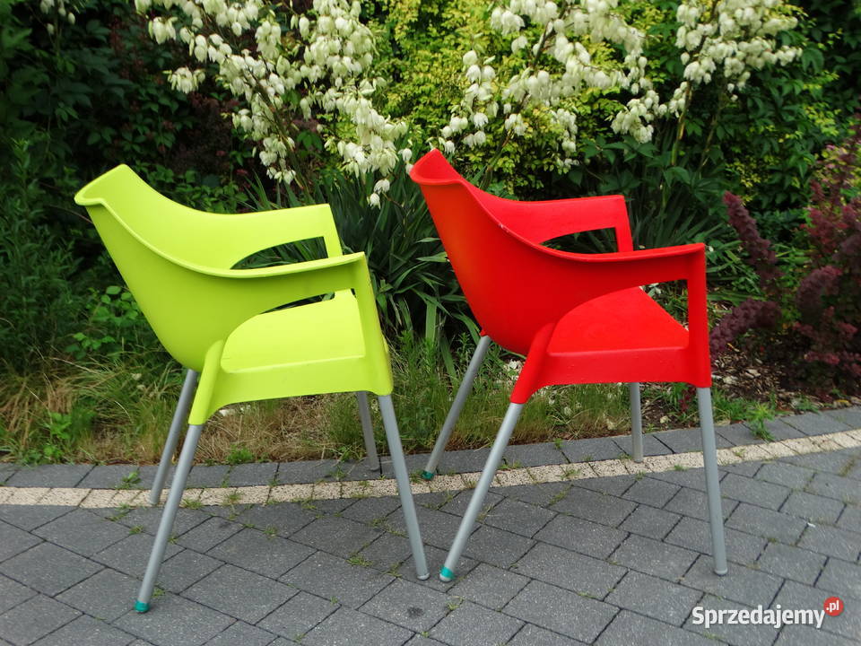 Dwa Hiszpańskie krzesła z tworzywa sztucznego Biłgoraj