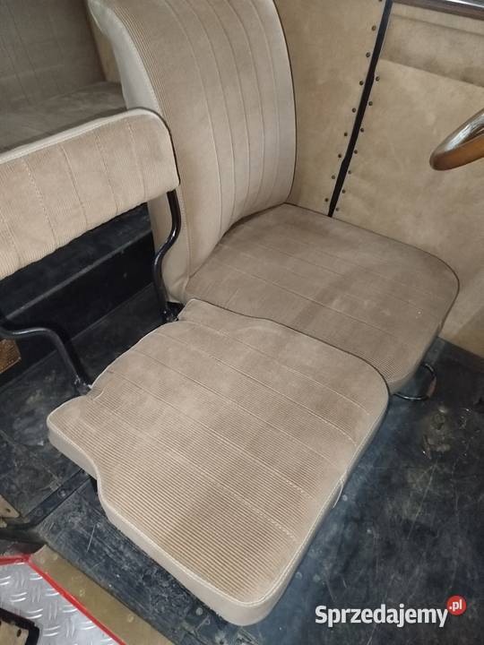 Samochod zabytkowy Renault KJ 1923r Pawłosiów