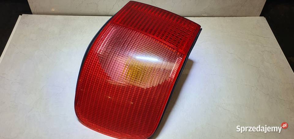 audi a8 d2 lampa prawy tył narożna OE stan mazowieckie Radom
