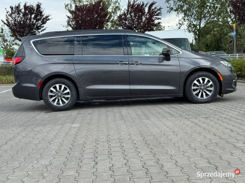 Chrysler Pacifica 2022 Chrysler Pacifica Touring Warszawa