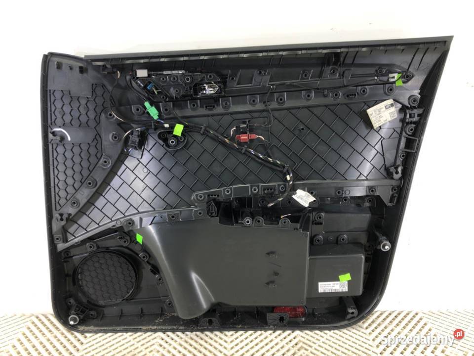 BOCZEK DRZWI LEWY PRZÓD VW TROC Hatchback