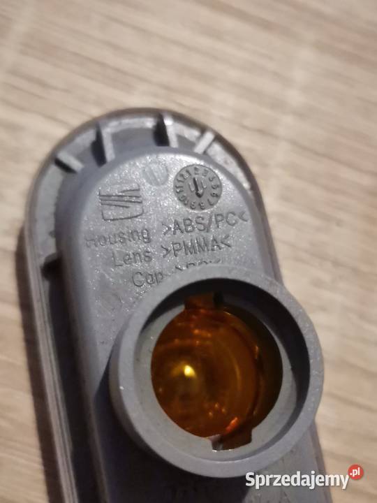 SEAT KIERUNKOWSKAZ BŁOTNIKA ORYG 6L0949117A Uniwersalne Międzychód