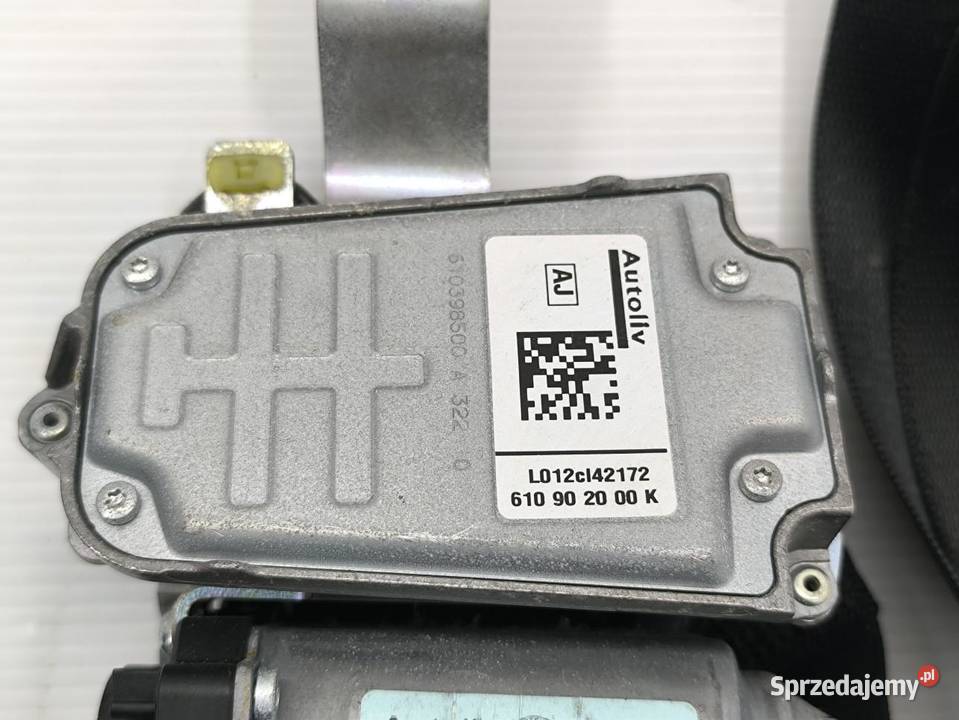 PAS BEZPIECZEŃSTWA LEWY PRZÓD MERCEDES ECLASA