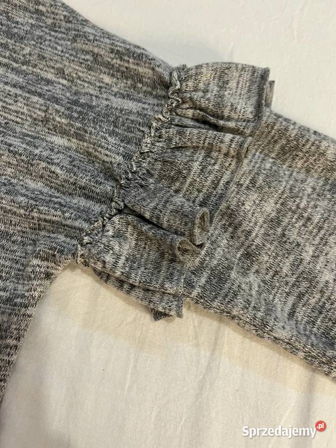 Sweter bluzka z długim rękawem z falbanami na Jasło sprzedam