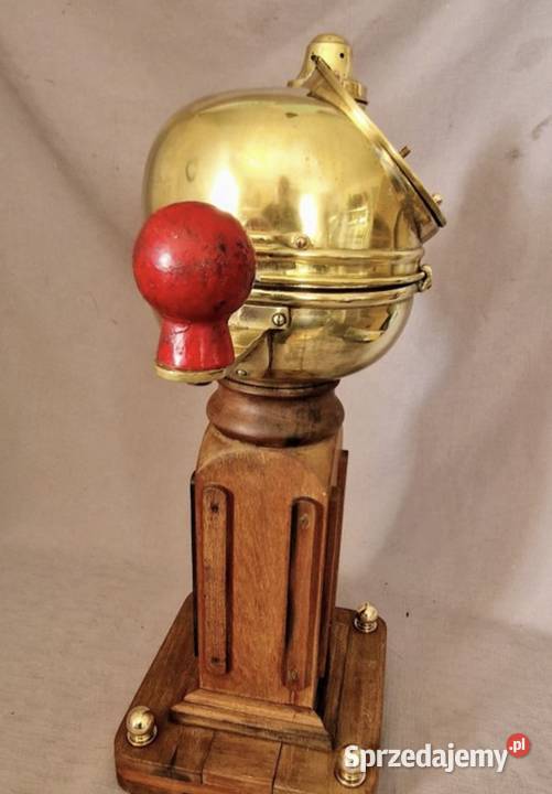 Naktuz z kompasem kompas