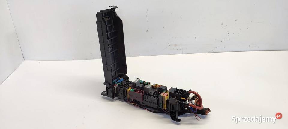 MERCEDES VITO SKRZYNKA BEZPECZNIKÓW A4475401440