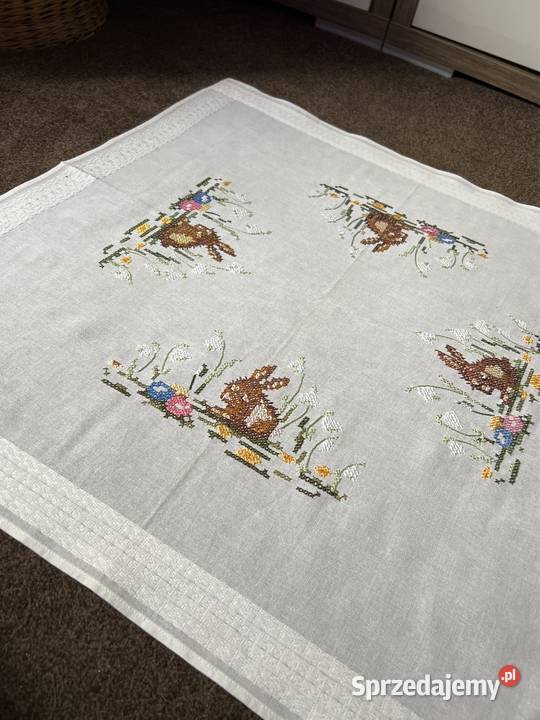 Obrus ręcznie haftowany zajączki śląskie Zabrze