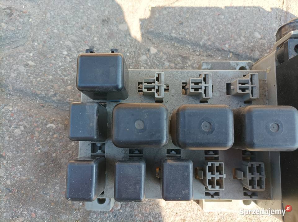 Komputer silnika Mitsubishi Cantera 28 2002r kpl Rok produkcji 2002 Koło