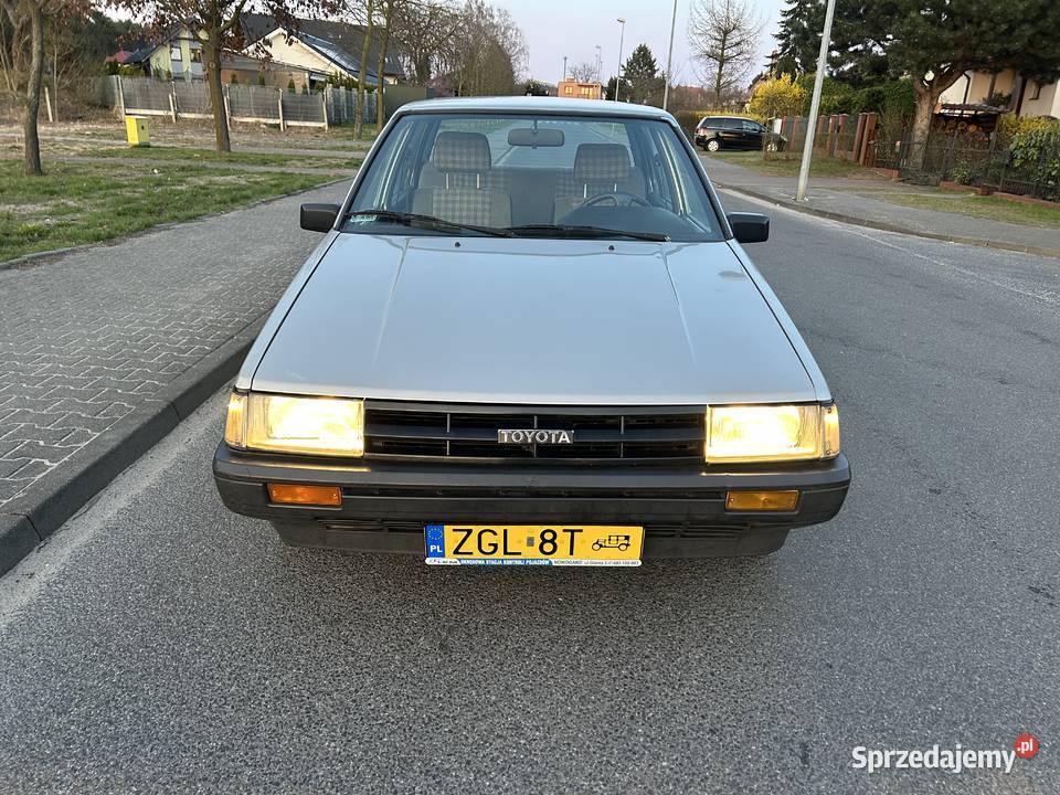 Zabytkowa Toyota Corolla E8 18 Diesel Sedan Nowogard