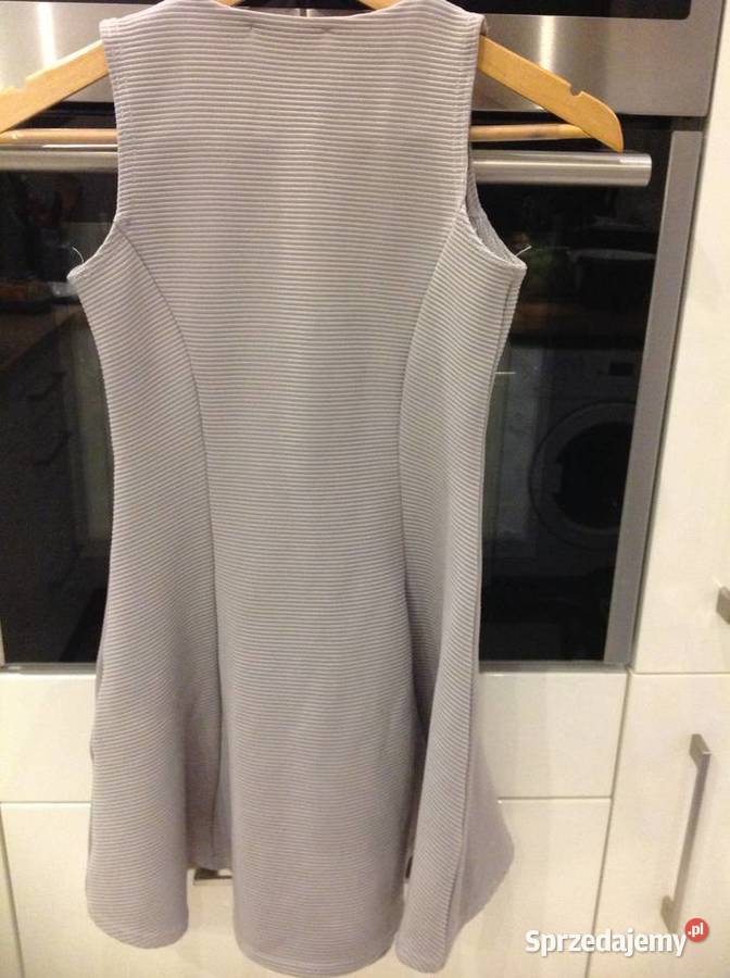 Sukienka Damska MISSGUIDED XS j nowa Spódnice i sukienki Spódnice i sukienki