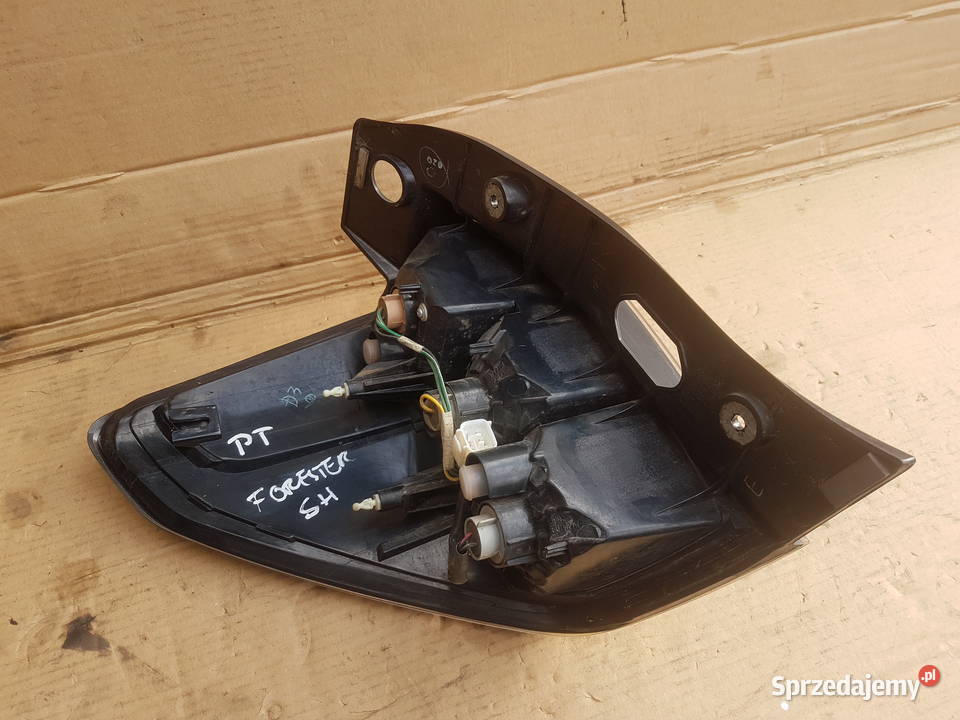 Subaru Forester 3 SH kompletna lampa tylna lampy tylne Legnica