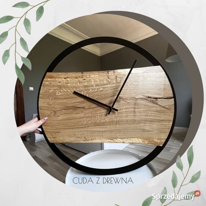 Zegar z drewna w metalowej obręczy nowoczesny