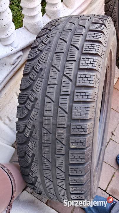 Sprzedam opony zimowe Pirelli 17