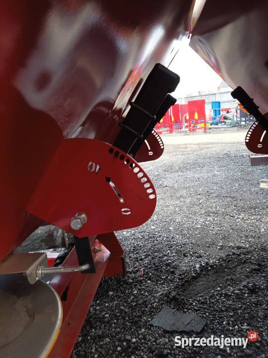 Rozsiewacz do nawozów firmy STRUMYK nieuszkodzony lubelskie