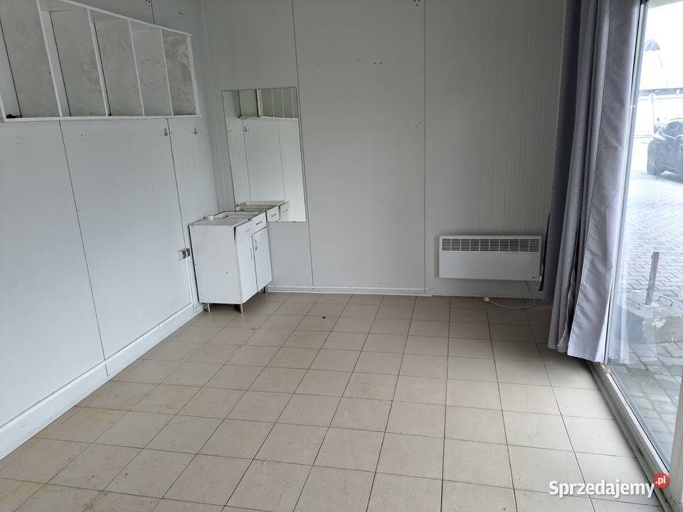 Lokal handlowy 15m2 na targowisku Górniak w parter