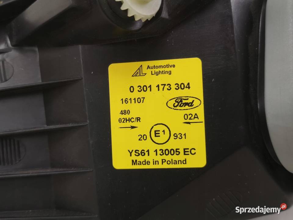 LAMPA PRAWY PRZÓD FORD FIESTA 19952003 1127895 osobowe