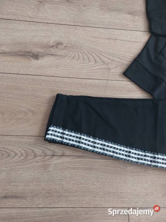 Komplet dresowy Adidas czarny z haftowanym logo Aniołki
