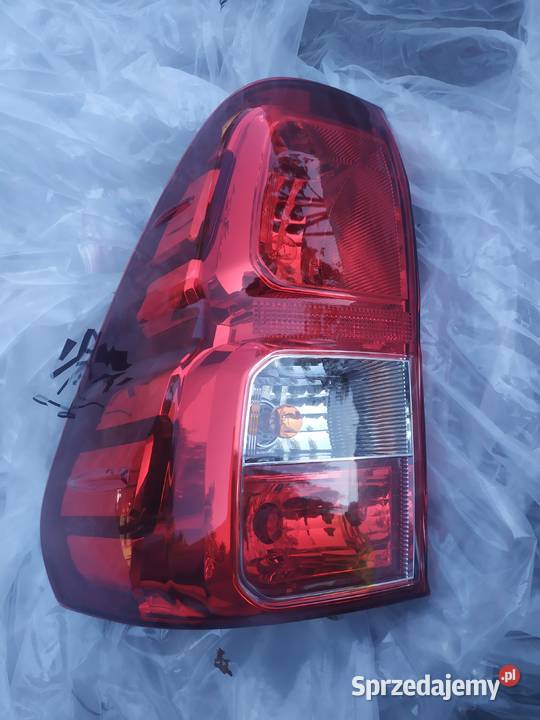 Toyota Hilux VIII Lampa lewa prawa tyl tylna ory Ksawerów
