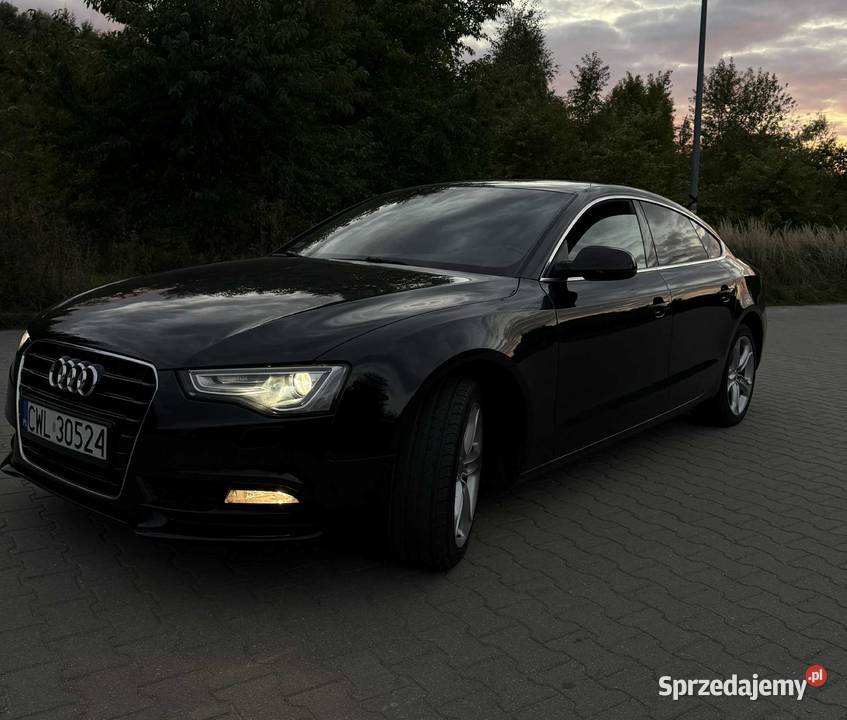 Audi A5 18 222 Sportback 2012r Czarna światła przeciwmgielne Łódź sprzedam