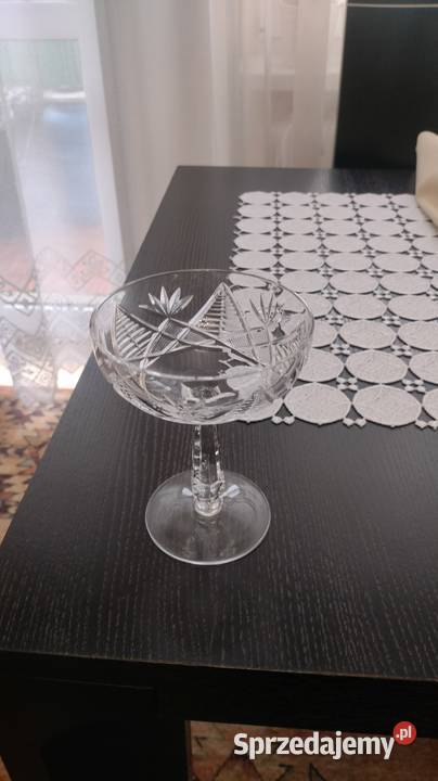 Unikatowy kieliszek kryształowy coupe