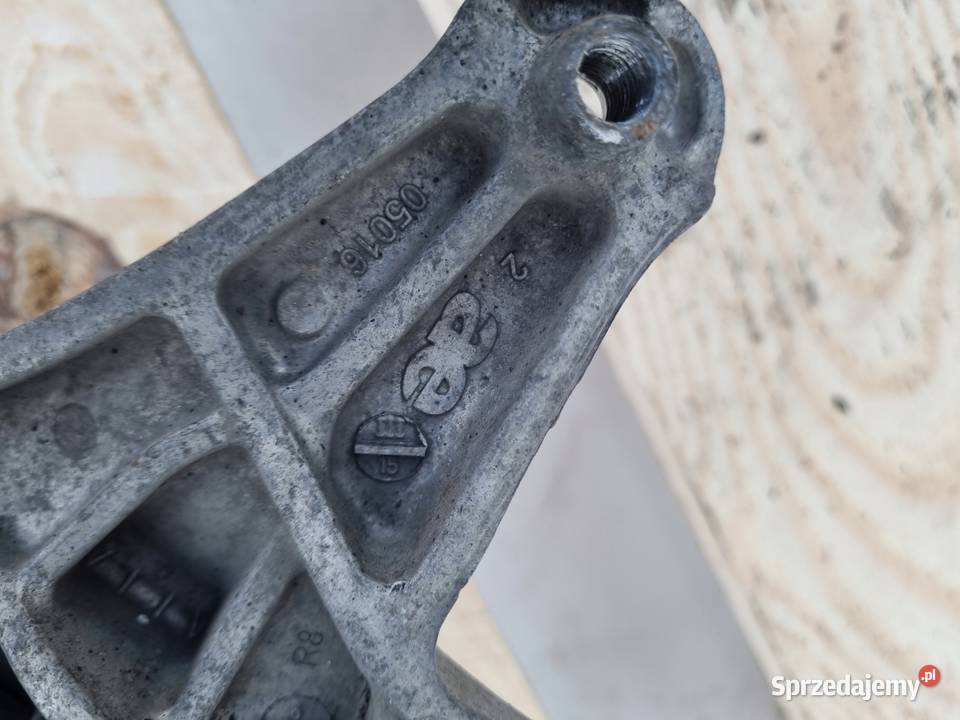 Audi A4 B8 20 TDI PRZEDNI PRAWY AMORTYZATOR osobowe Janów